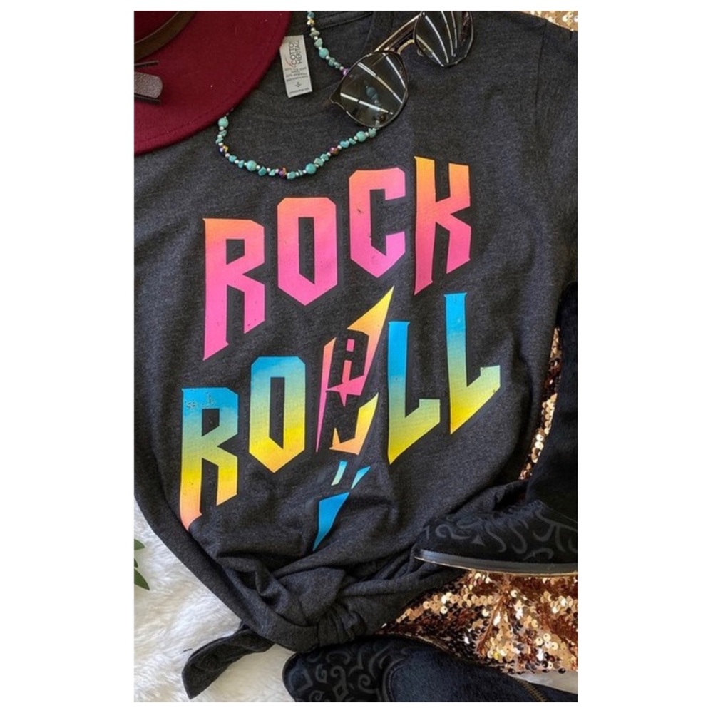 Rock and Roll 🤘🏼💖🖤 T-shirt